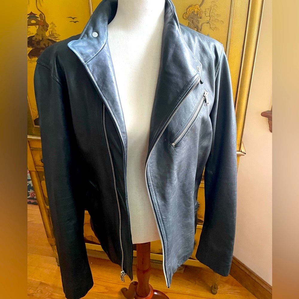 NEW VINCE Men’s Classic Black Leather Jacket Buttery Asymmetrical Moto Biker M - Picture 4 of 7